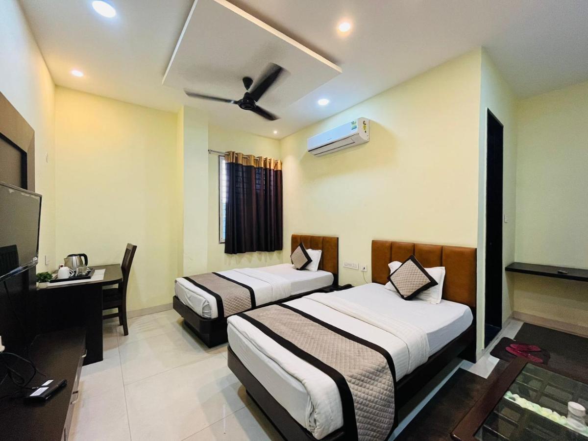 Jmc Hotel Lavish Akolia Экстерьер фото