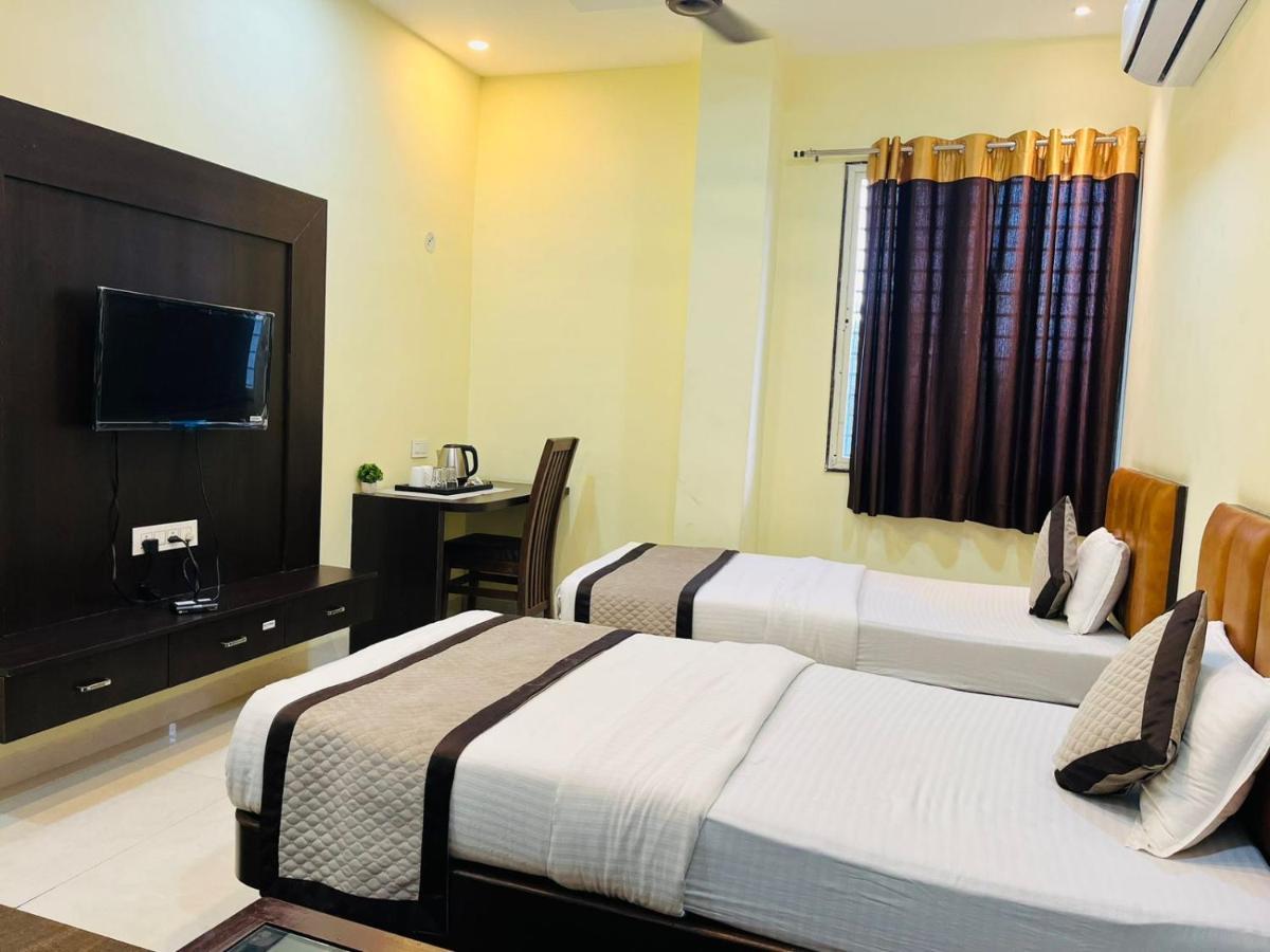 Jmc Hotel Lavish Akolia Экстерьер фото
