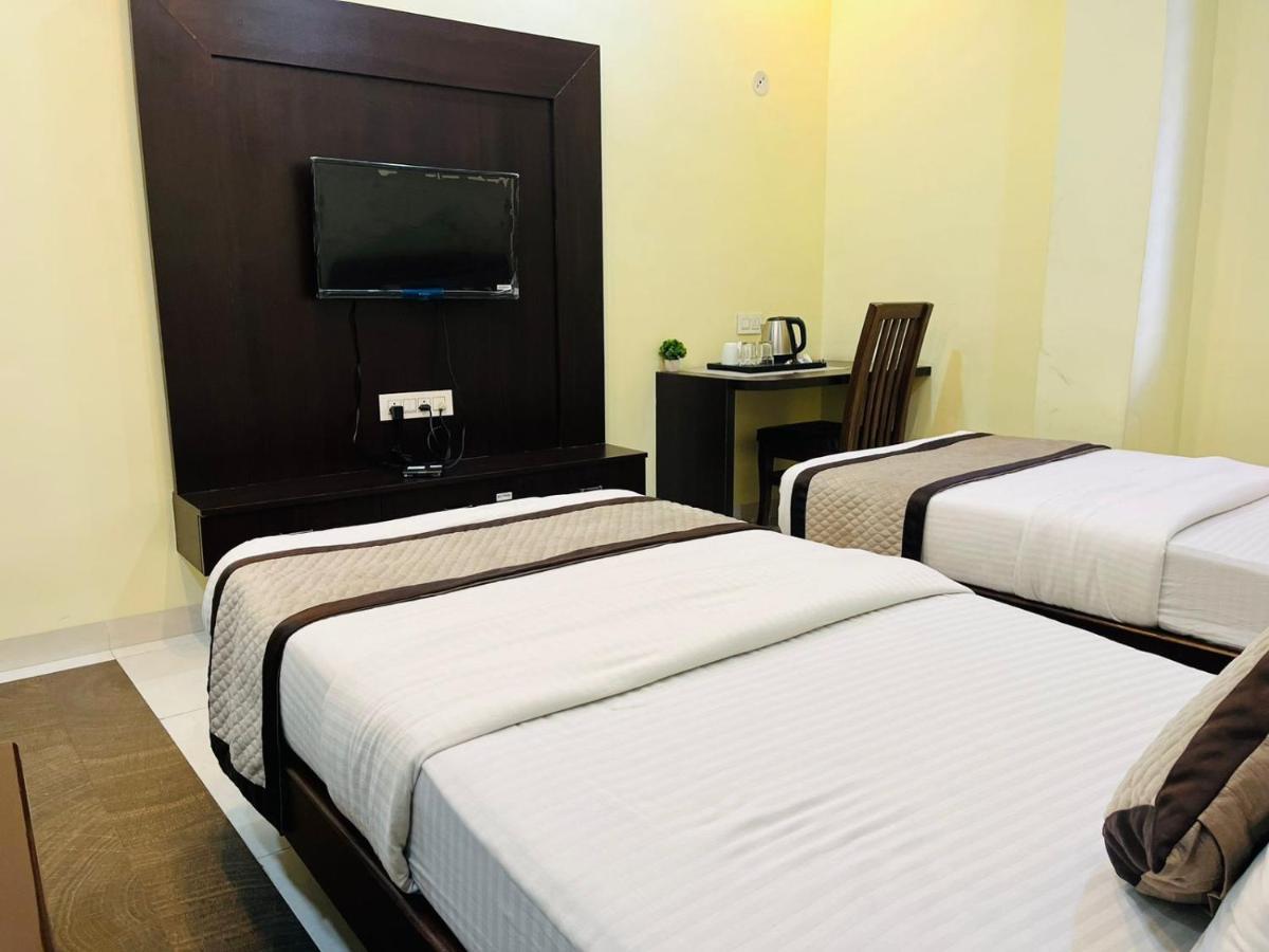Jmc Hotel Lavish Akolia Экстерьер фото